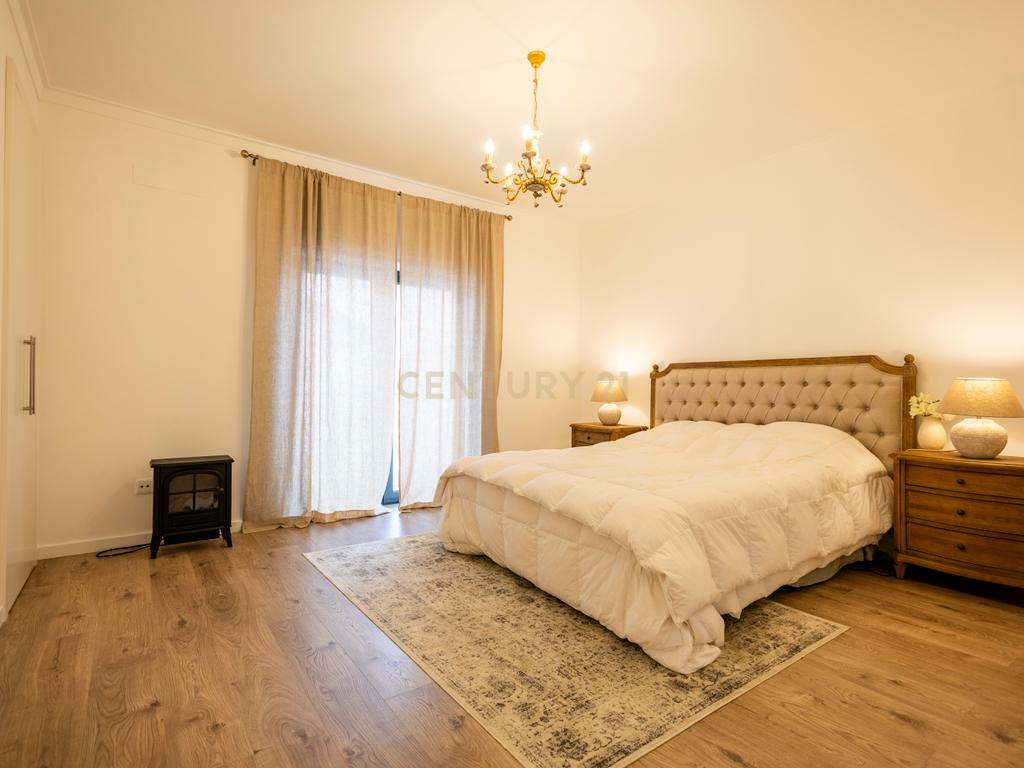 Moradia de Sonho na Charneca da Caparica – Elegância, Conforto e Localização Privilegiada - Image 65