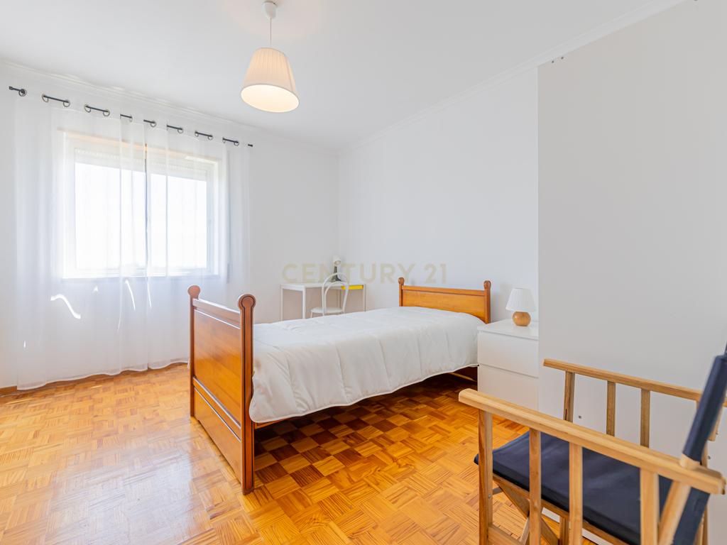 Apartamento T2 Remodelado Monte da Caparica - Image 23