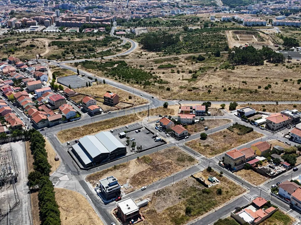 Terreno para construção de moradia T3 | 190 m² | Amadora - Image 11