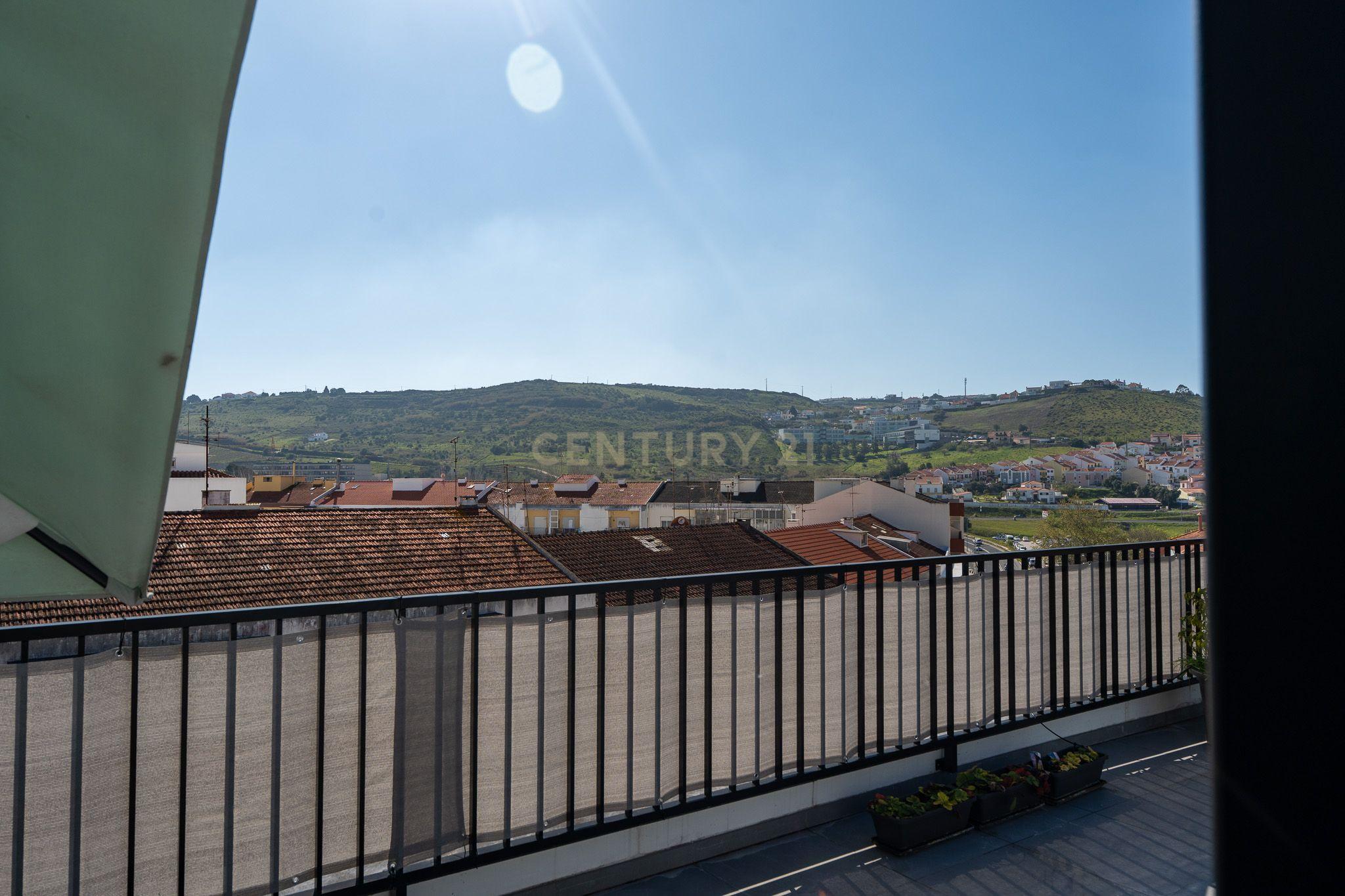 Apartamento T3+1 duplex, com terraço e estacionamento, no centro da cidade de Torres Vedras - Image 68