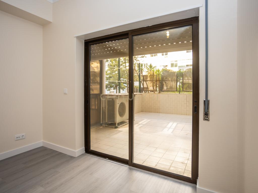 Apartamento T4, centro de Almada com terraço - Image 7
