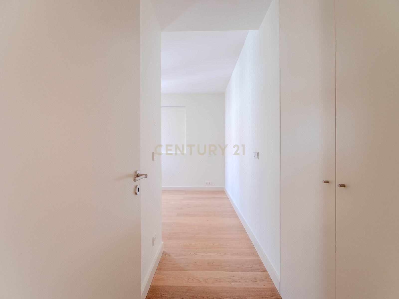 Fotografia 7 de Viva no Coração do Porto - T1 Renovado com Design Moderno