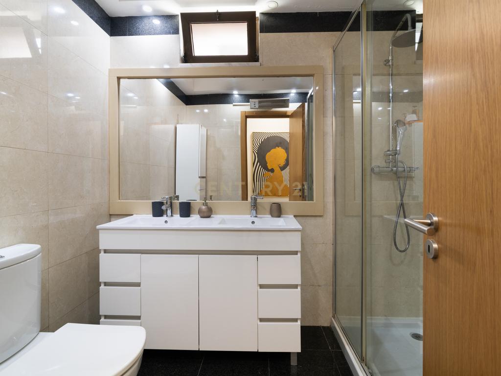 Moradia T4 com piscina e garagem junto às Colinas do Cruzeiro - Image 29