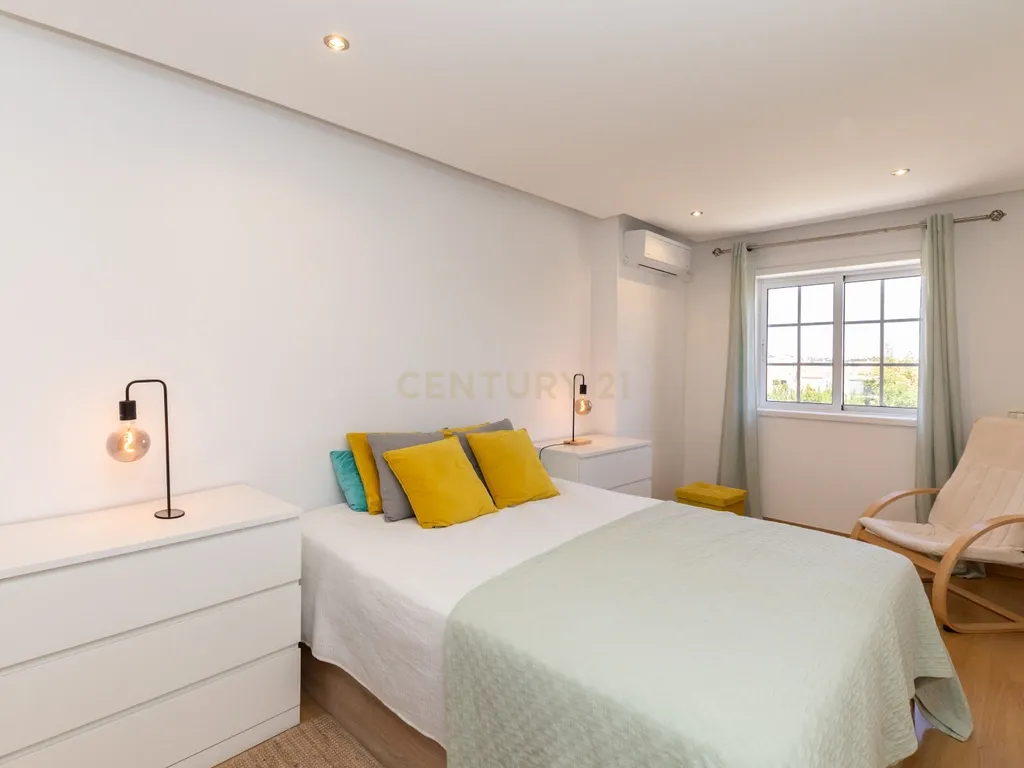 Apartamento T2 na Quinta da Carcereira - Sobreda - Image 9