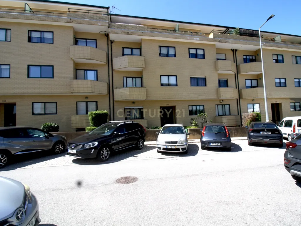 Apartamento T2+1 com Garagem, Varandas em Canidelo Vila Nova de Gaia - Image 1