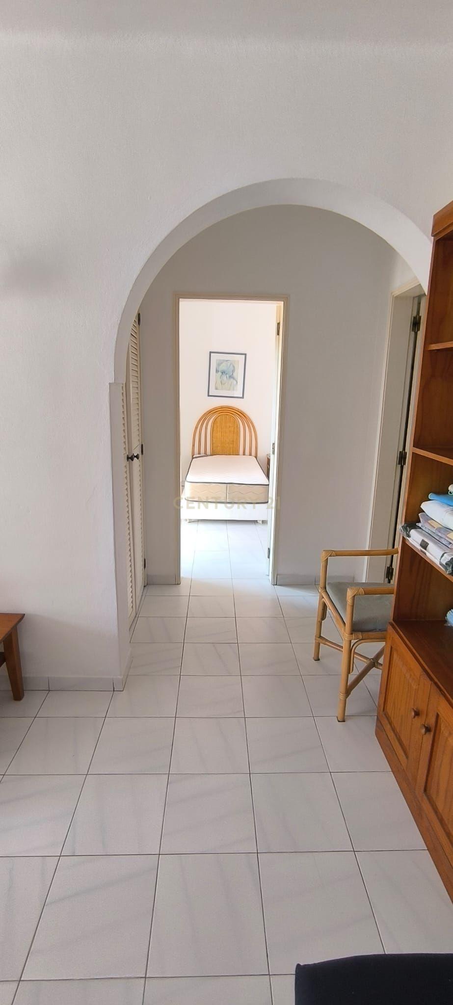 Fotografia 3 de Apartamento T1 em Portimão com Piscina e Estacionamento