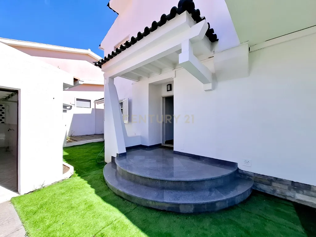 Excelente moradia T3 em Bicesse - Image 22