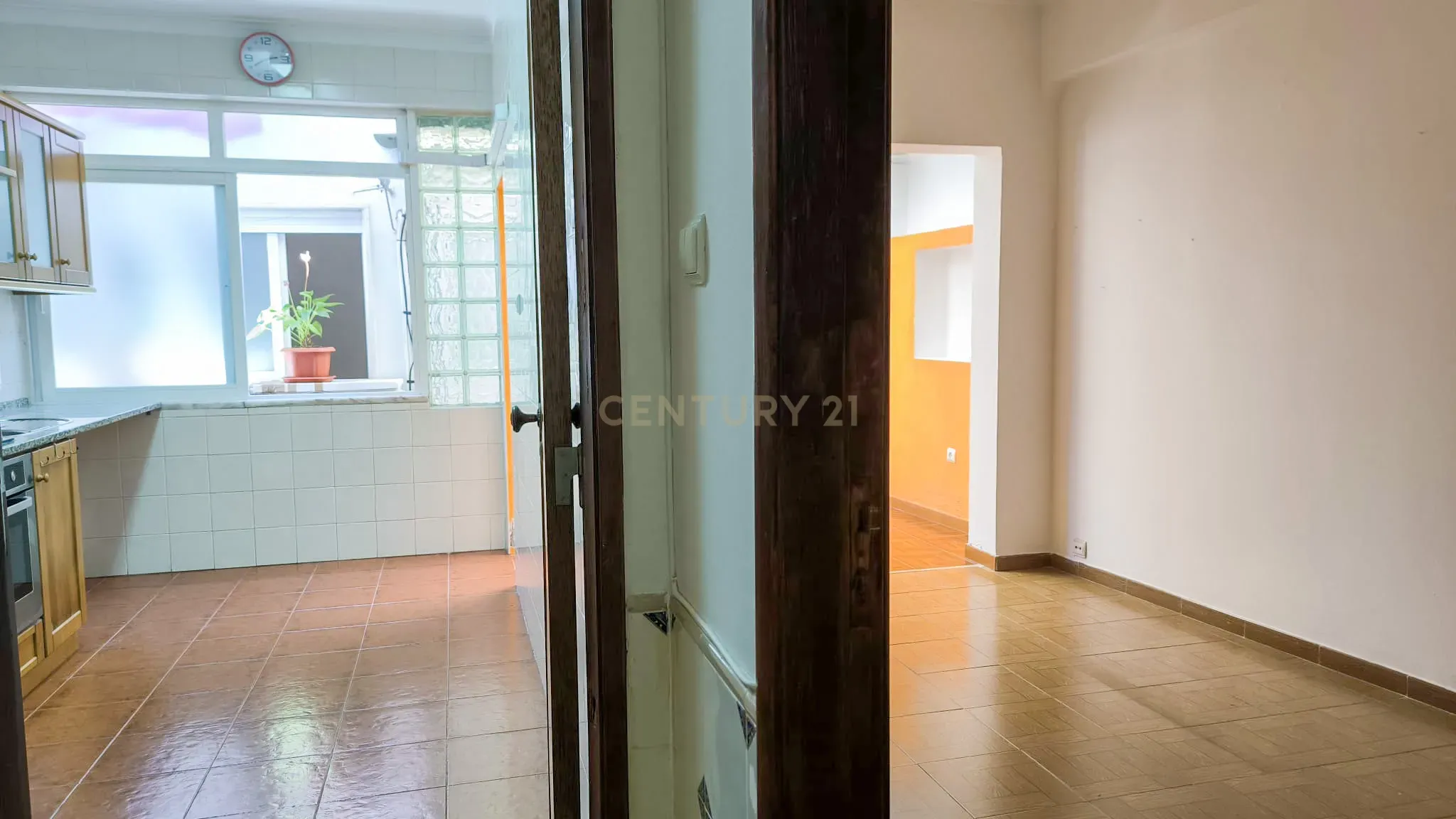 Apartamento T1 no Centro da Amadora - Image 2