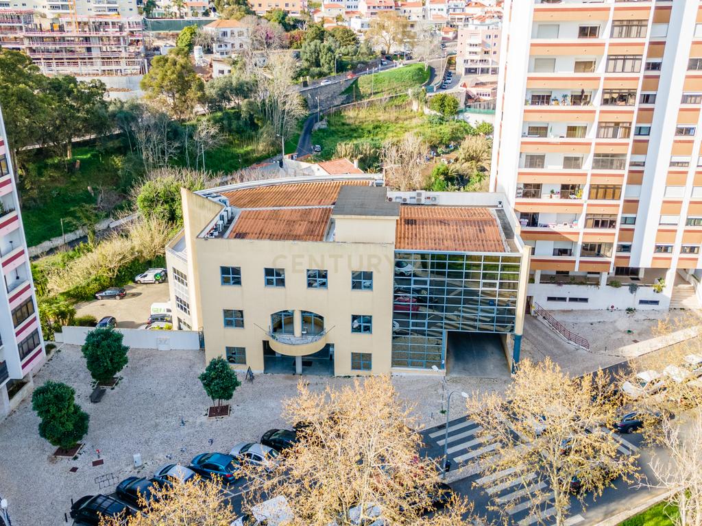 Edifício Comercial em Carnaxide - 5 Pisos - Image 15