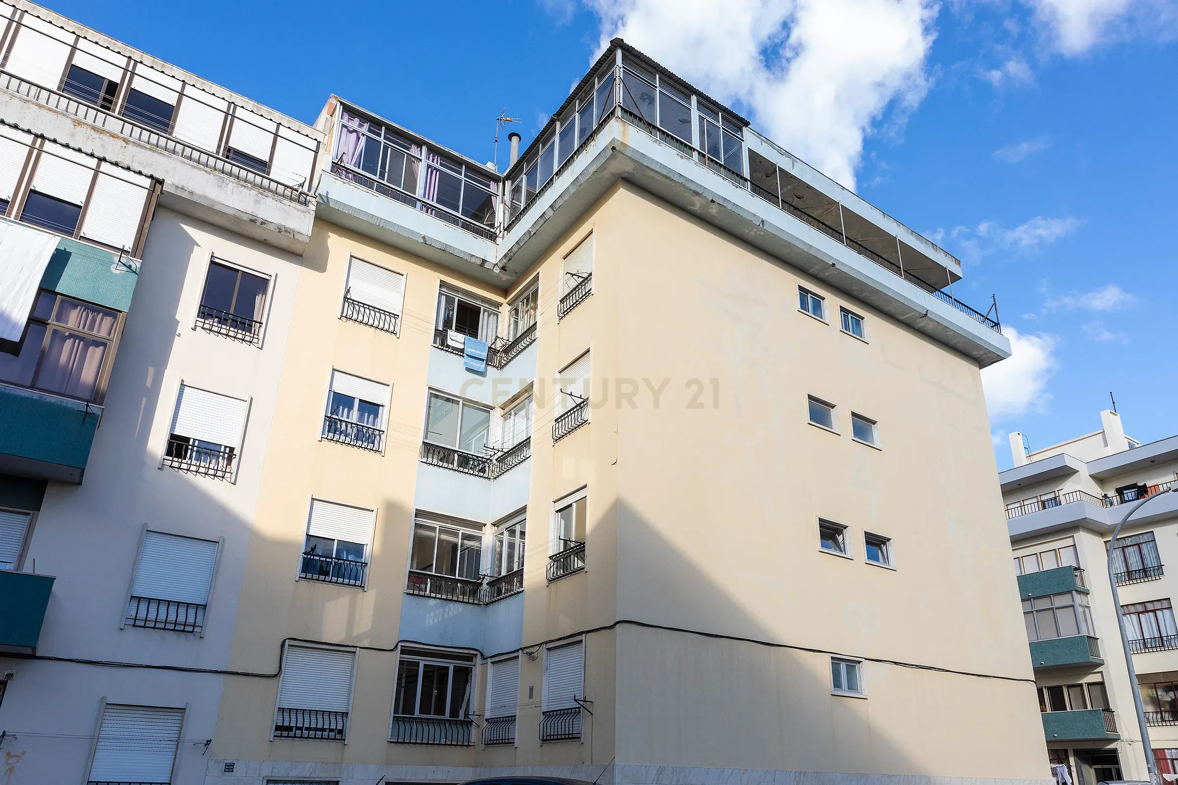 Apartamento T6 | Último Andar | 226m² | Quinta das Palmeiras, Oeiras - Image 9