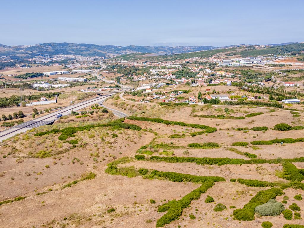 Terreno Rústico com 9640 m2 em São Julião do Tojal, Loures - Image 1