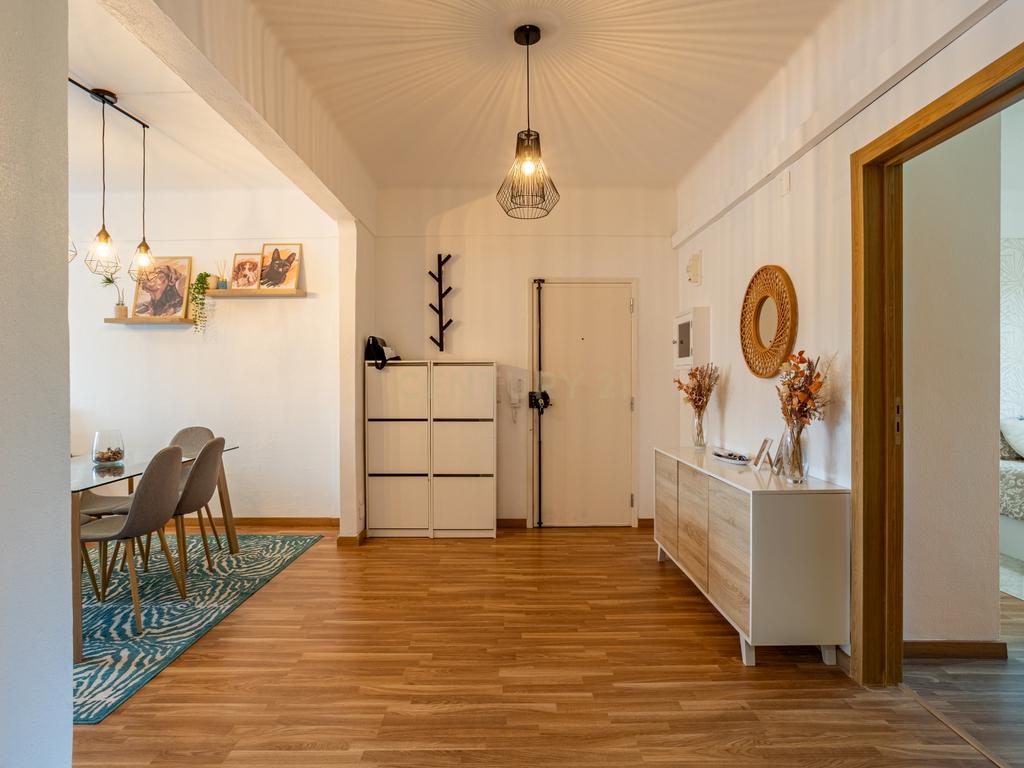 Apartamento T2 na Nazaré - Totalmente Remodelado com Vista Mar - Image 8