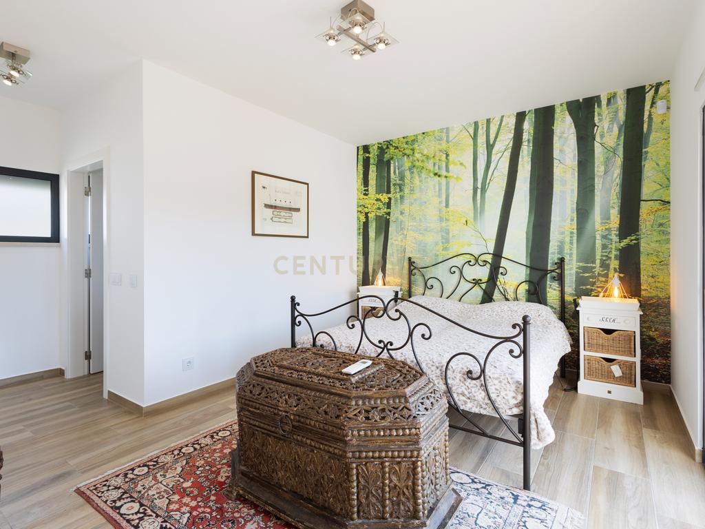 Moradia ultramoderna com 3 quartos: Vida sustentável na Costa da Prata - Image 28