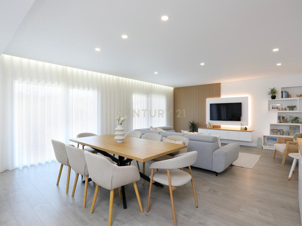 Apartamento T3 Jardins da Anta, Condomínio privado com piscina - Image 1