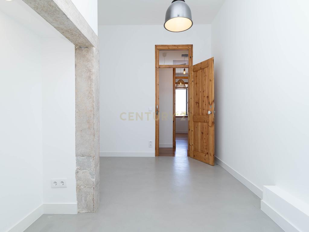 Apartamento T3  transformado em t2, totalmente remodelado -  coração de Lisboa - Image 15