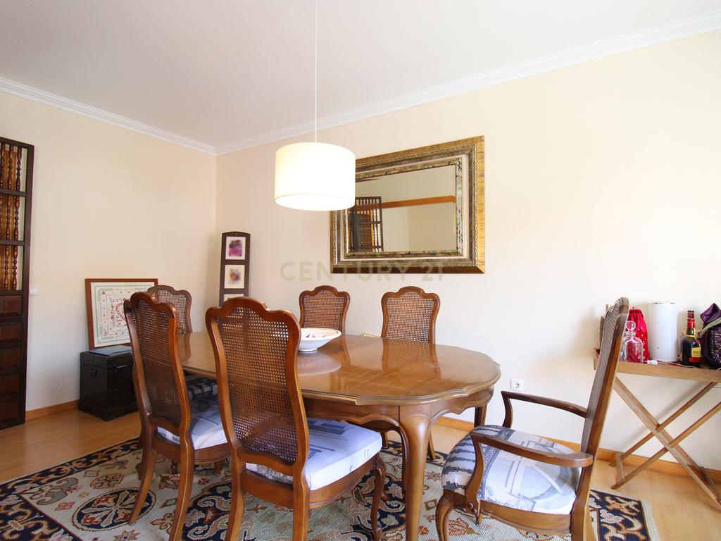 Apartamento T4 com Parqueamento, nas Caldas da Rainha - Image 35