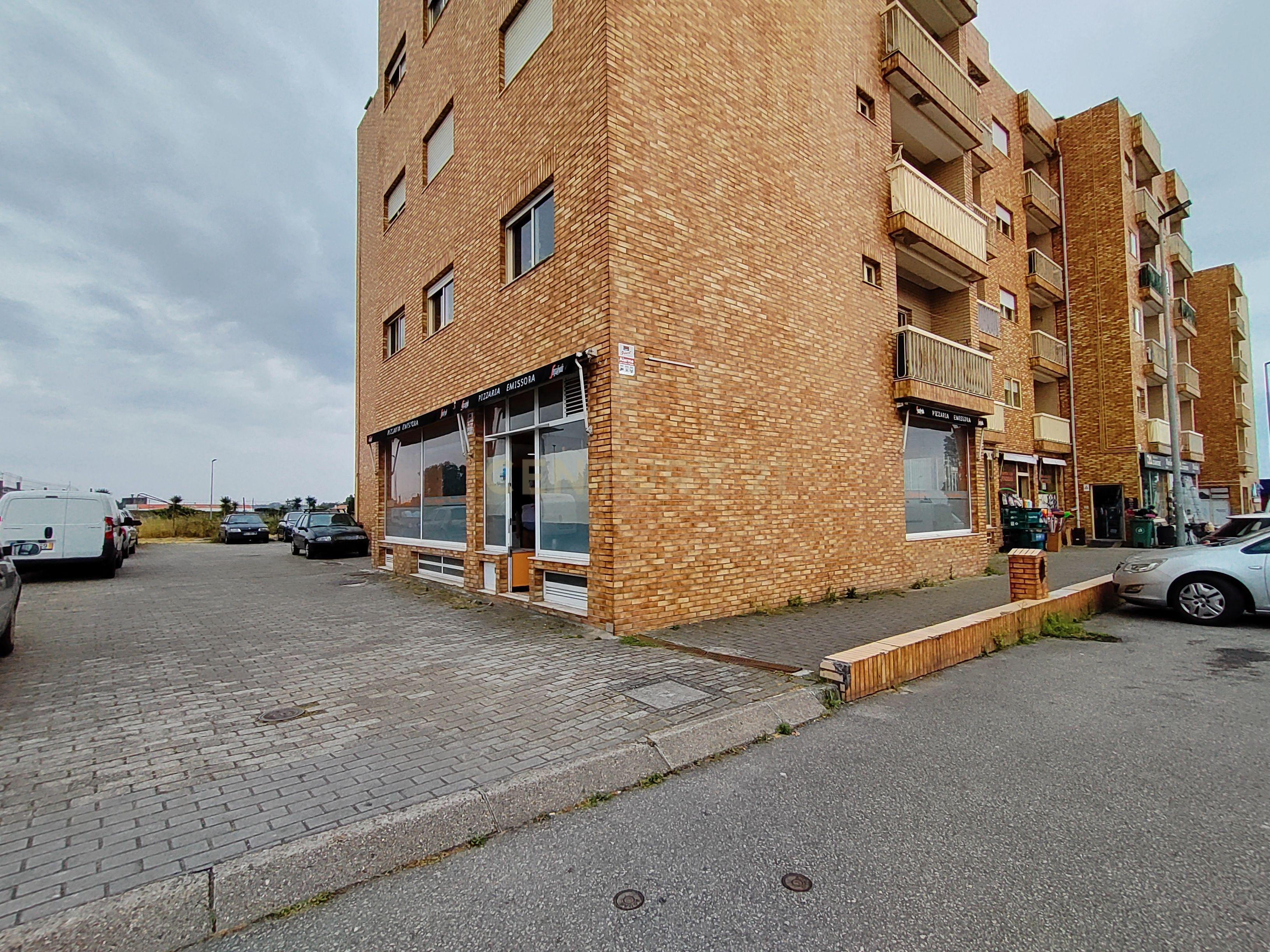 🏢 Loja com Cave para Comércio – Oportunidade Única em Azurara, Vila do Conde! 🏢 - Image 4