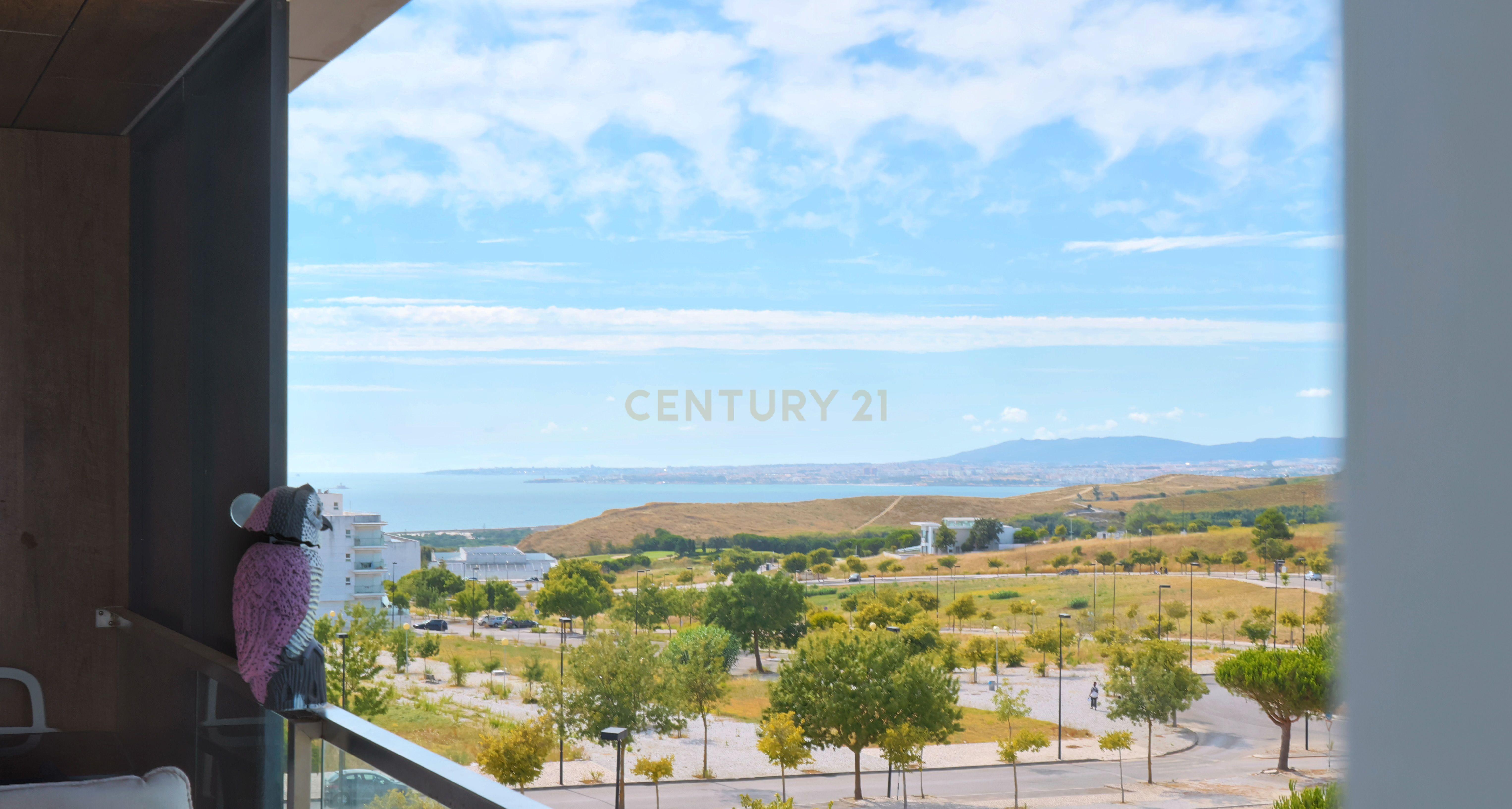 Fotografia 7 de Apartamento T3 de Sonho com Vista Mar – Alto dos Capuchos, Costa da Caparica