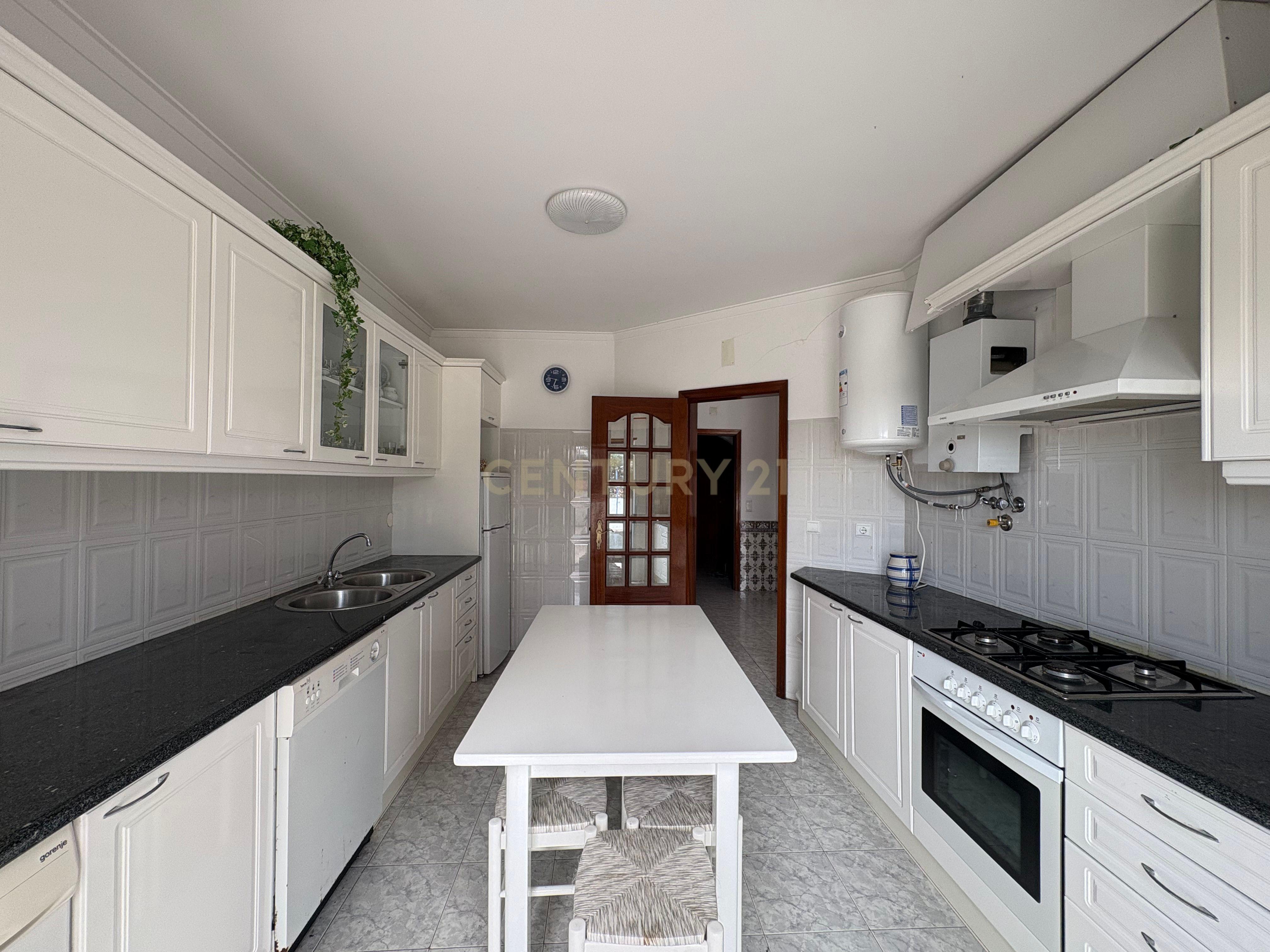 Fotografia 3 de Apartamento T2 com terraço no centro de Santa Cruz
