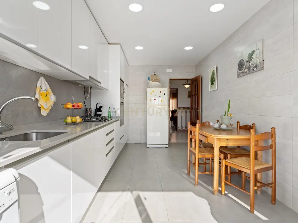 Apartamento de 4 assoalhadas Baixa da Banheira - Image 4