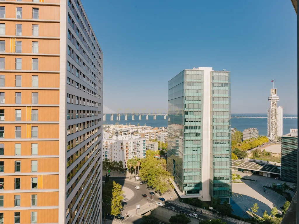 Escritório Transformado em Estúdio com Vista Panorâmica em no Parque das Nações - 390.000€ - Image 6