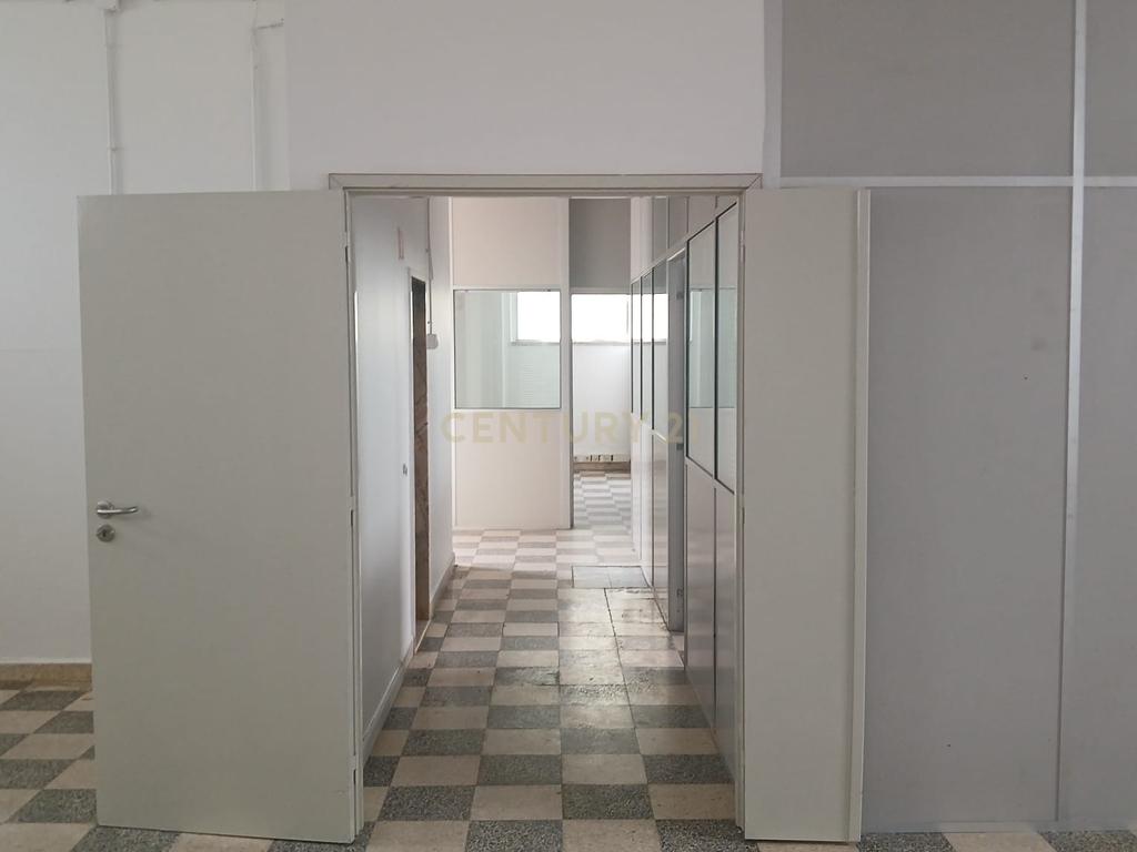 Escritório para arrendamento na Póvoa de Santo Adrião com 134m2 - Image 1