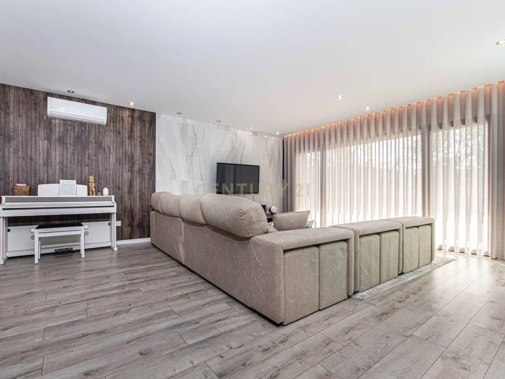 Moradia T4 semi-nova com Piscina, Garagem + Parcela de Terreno Rústico e Vista Serra | Salgueiro, Pombal - Image 31