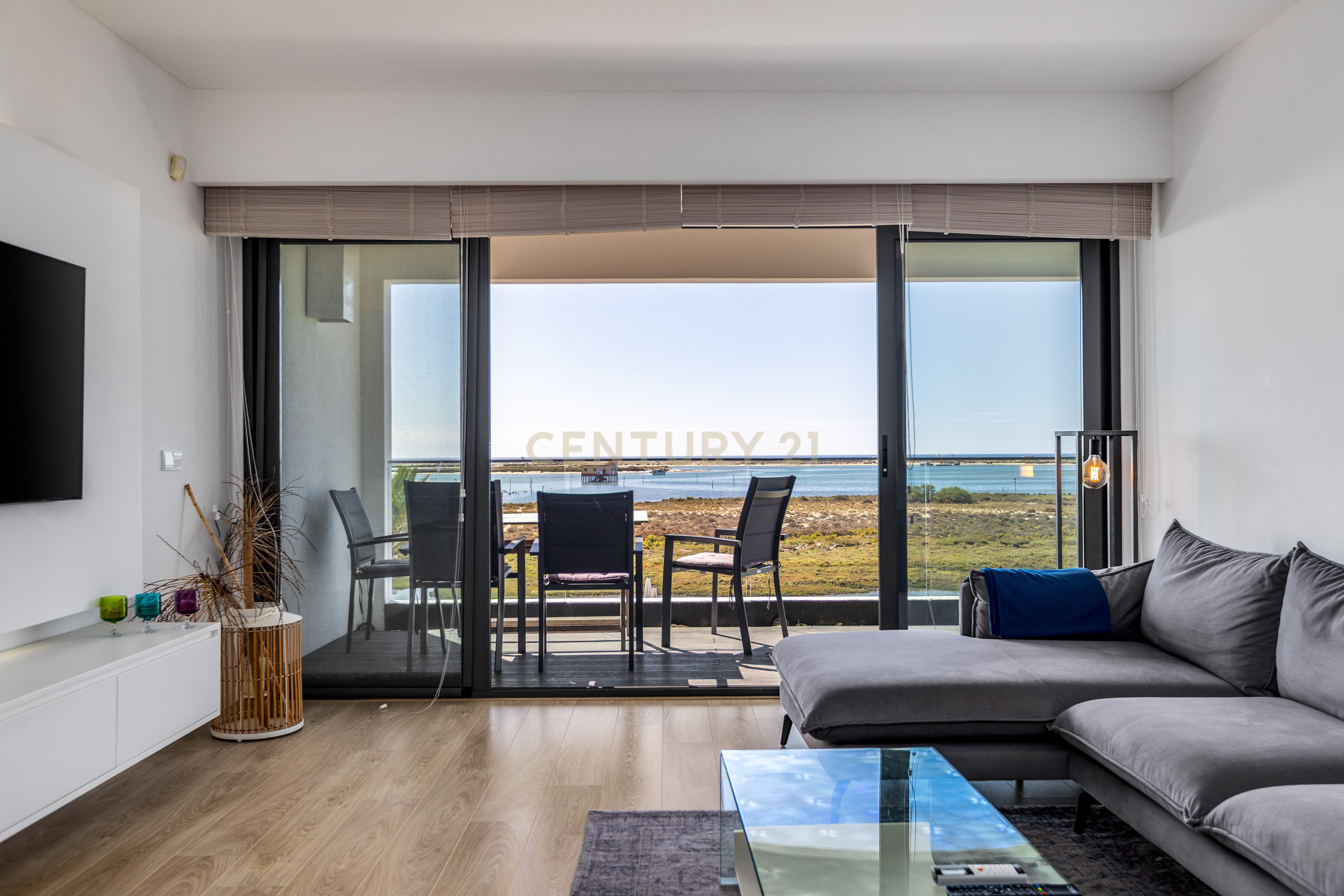 Fotografia 9 de A Pérola da Ria Formosa | T2 de Luxo na Fuseta, Com Uma Vista Absolutamente Única Sobre a Ria Formosa