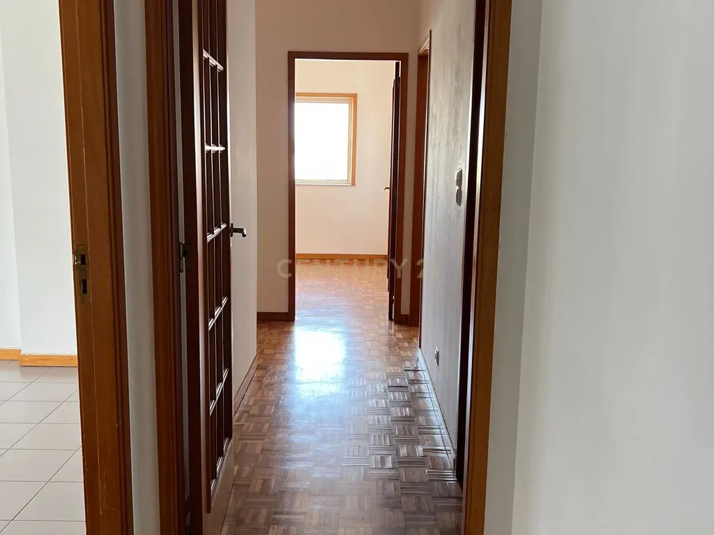 Apartamento T3 com elevador garagem dupla em São Vitor | ZTRE-01770 - Image 8