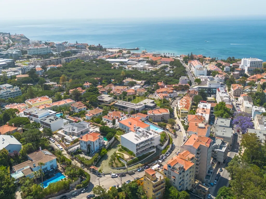 Apartamento T4 com Vista Mar em Condomínio Privado – Monte Estoril - Image 44