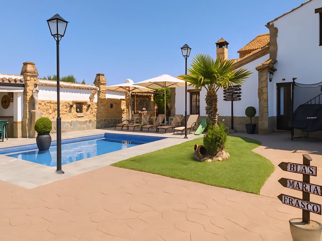 Exclusiva Propriedade Boutique com 3 Apartamentos Independentes, Piscina e Jardim Privado perto de Ronda – Elevada Rentabilidade Turística - Image 25