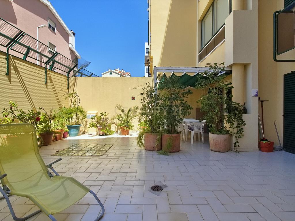 T2 Parede (Buzano) com terraço para arrendar mobilado. - Image 23