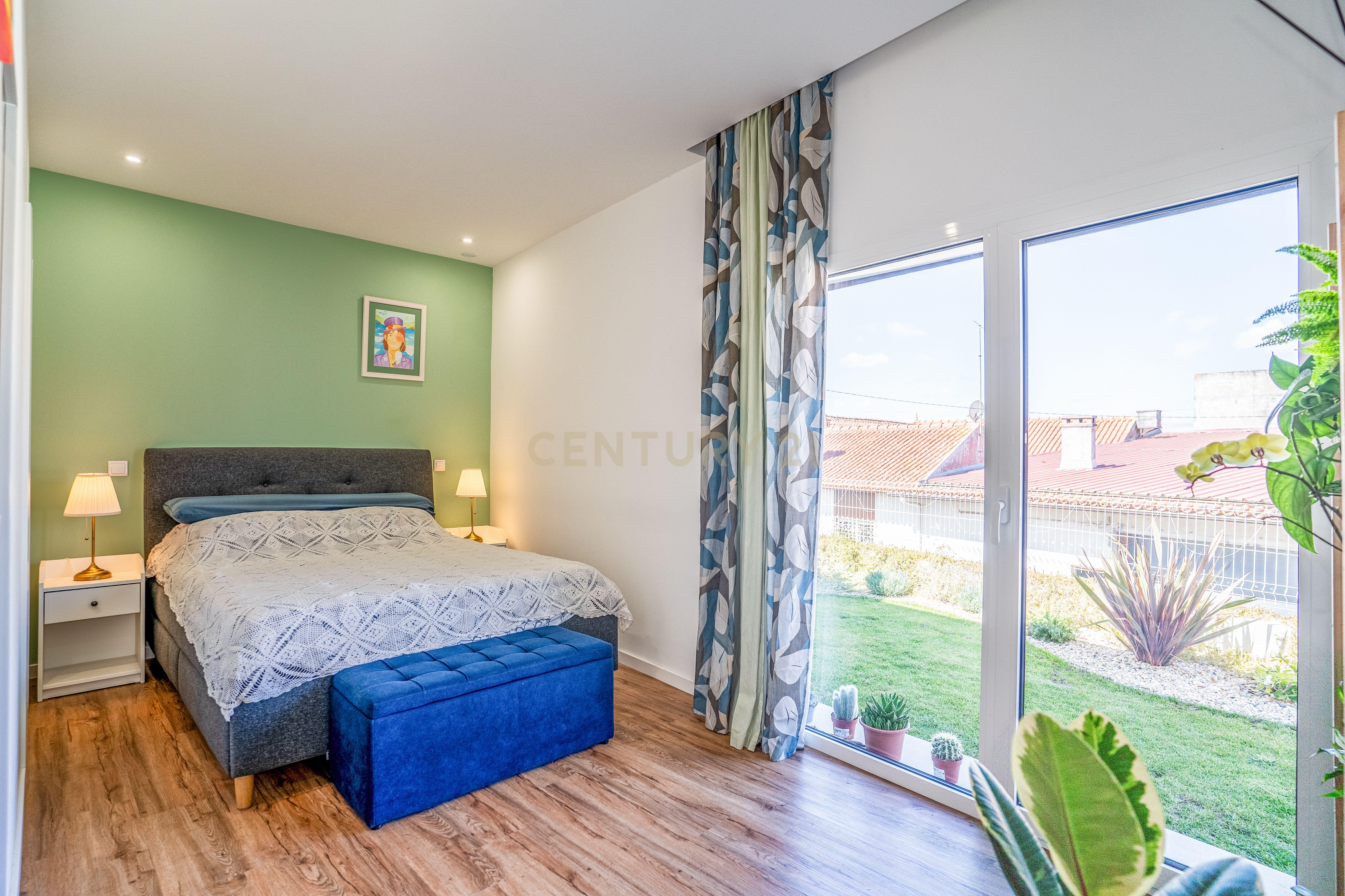 Moradia T3 em Leiria com terraço e churrasqueira