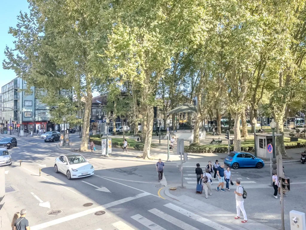 IMÓVEL PARA ARRENDAR PRAÇA MARQUÊS DE POMBAL - Image 19