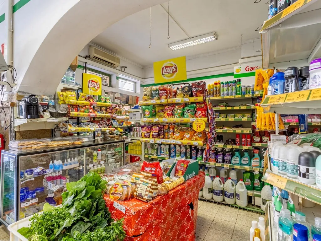Supermercado em Vale de Figueira Bobadela - Image 5