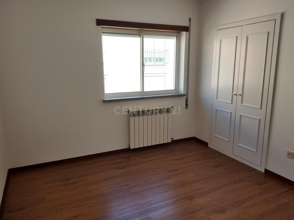 Apartamento T2 em Covilhã e Canhoso  - Image 9