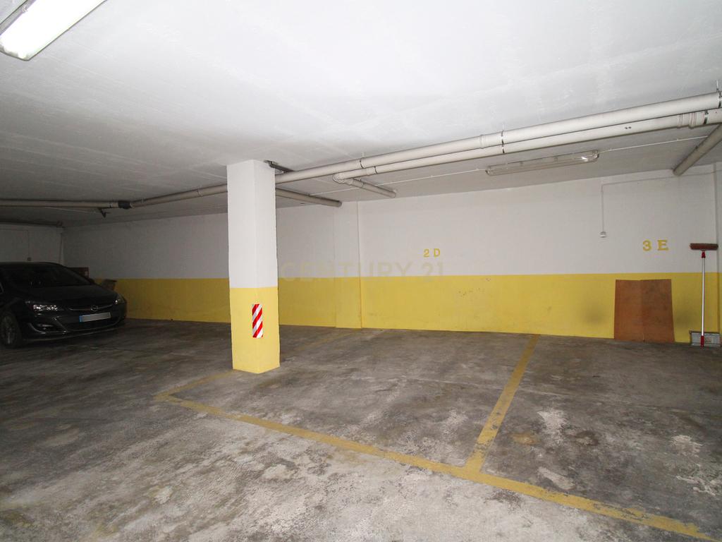 Apartamento T4 com Parqueamento, nas Caldas da Rainha - Image 37