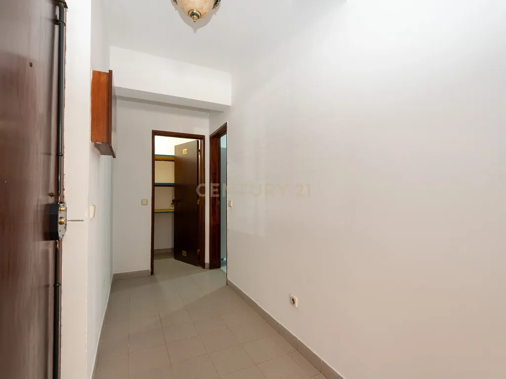 Apartamento T1 com potencial para T2 na Rinchoa – Conforto e Tranquilidade! - Image 12