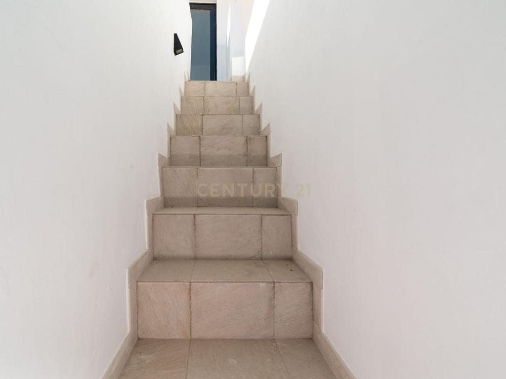 Moradia Tradicional Totalmente Remodelada no Coração da Baixa de Olhão - Image 9
