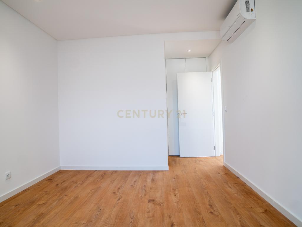 Moradia T4 – Empreendimento Sky City -  Serra de Carnaxide - Image 29