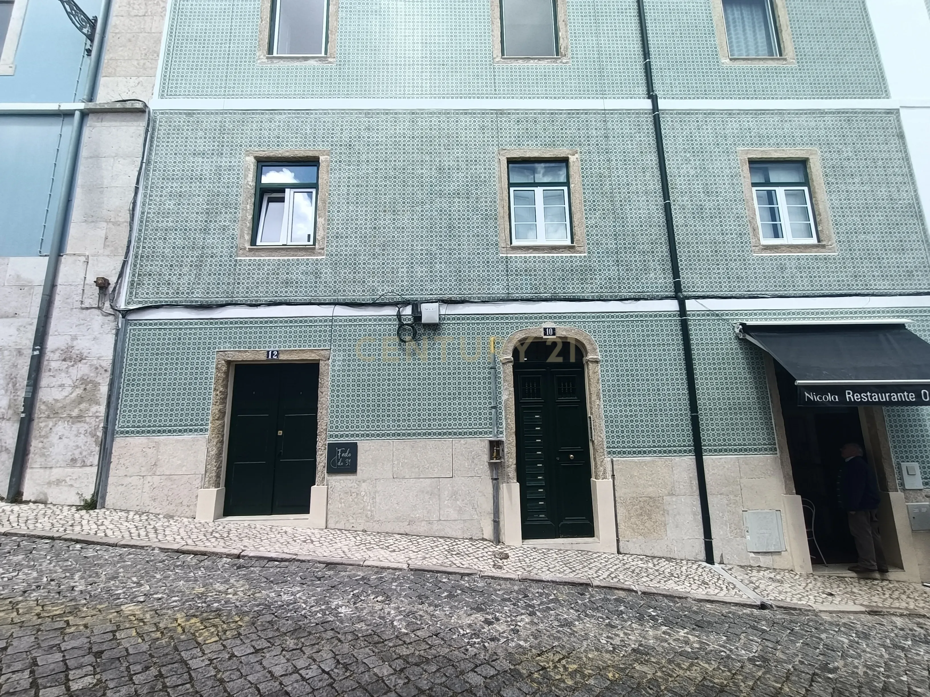 Apartamento T1 com terraço, perto de Santa Apolónia - Image 21