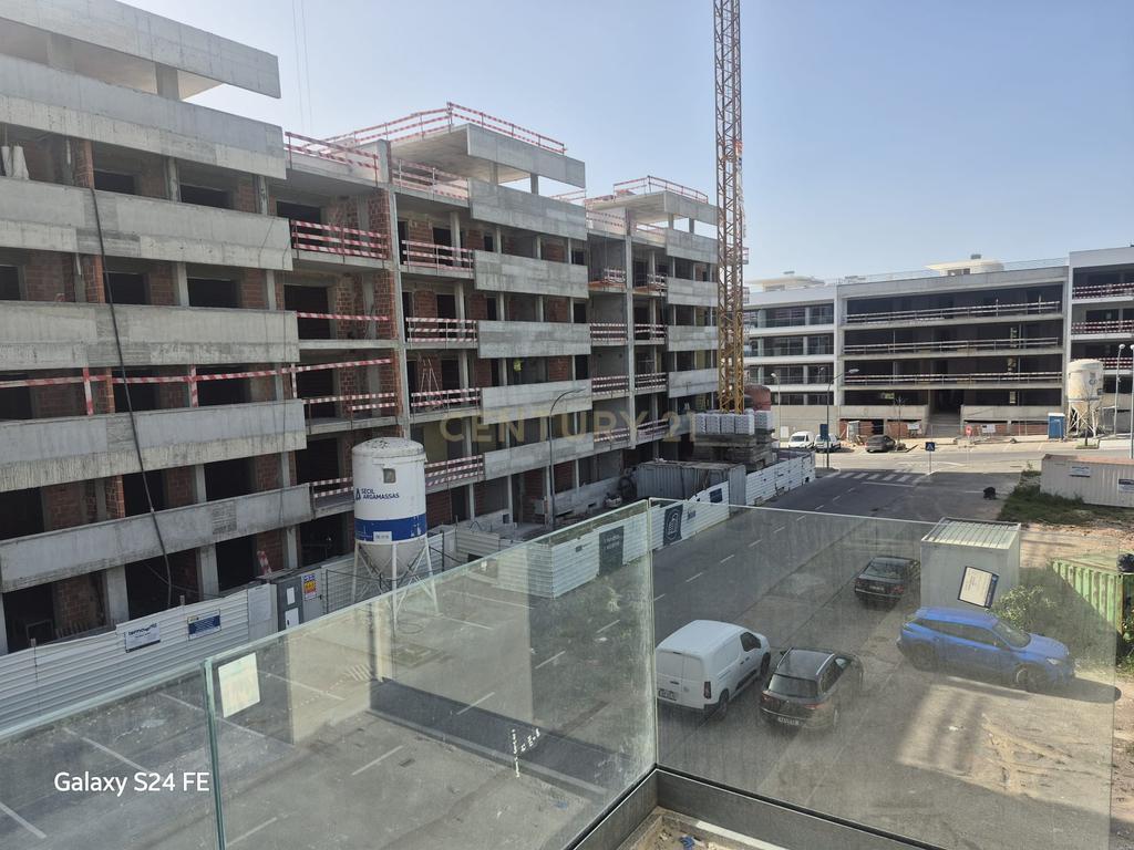 Luxuoso Apartamento Novo em Oeiras com 3 Quartos e Garagem - Image 6