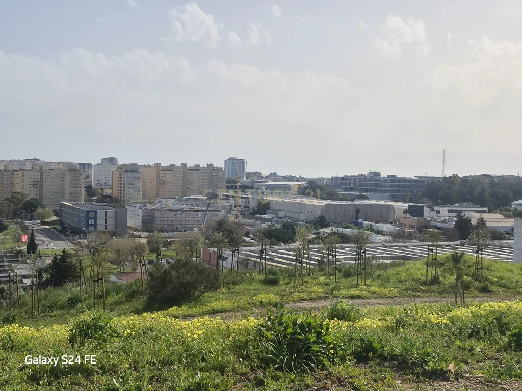 Luxuoso Apartamento T4 Novo em Oeiras com Garagem e Varandas - Image 29