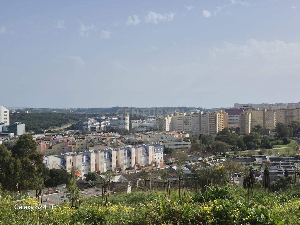 Luxuoso Apartamento T4 Novo em Oeiras com Garagem e Varandas - Image 28
