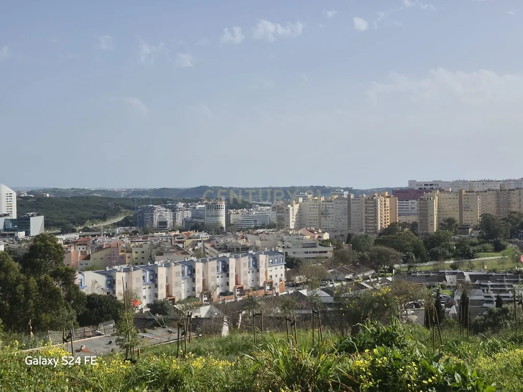 Luxuoso Apartamento T4 Novo em Oeiras com Garagem e Varandas - Image 28