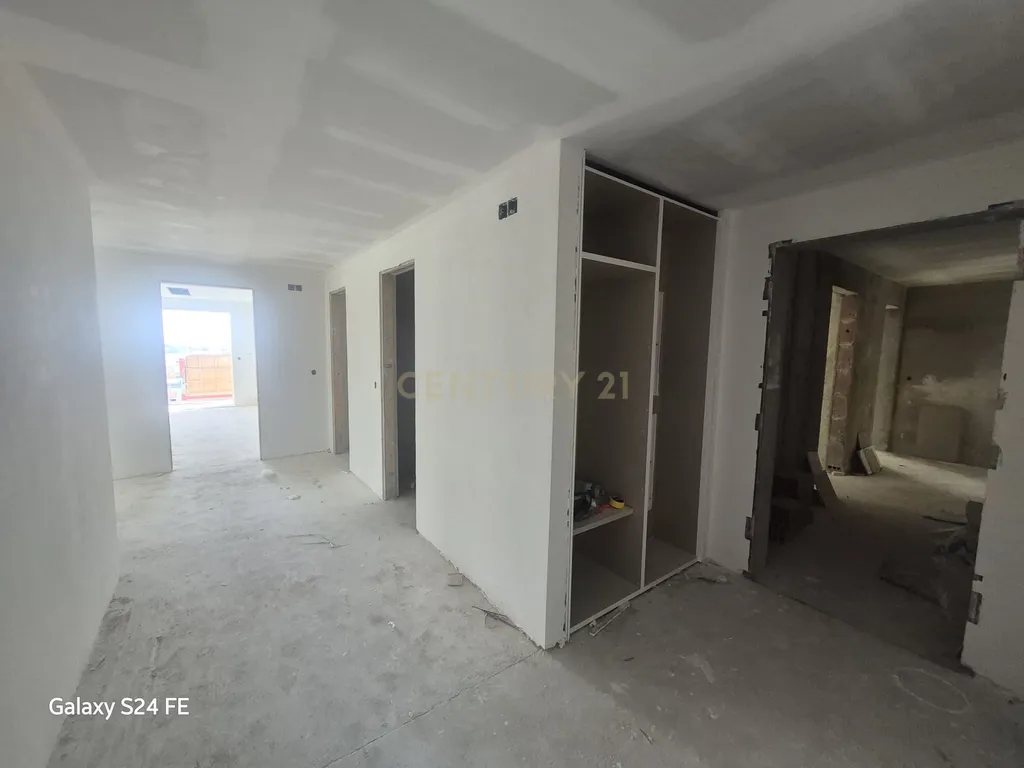 Luxuoso Apartamento T4 Novo em Oeiras com Garagem e Varandas - Image 12