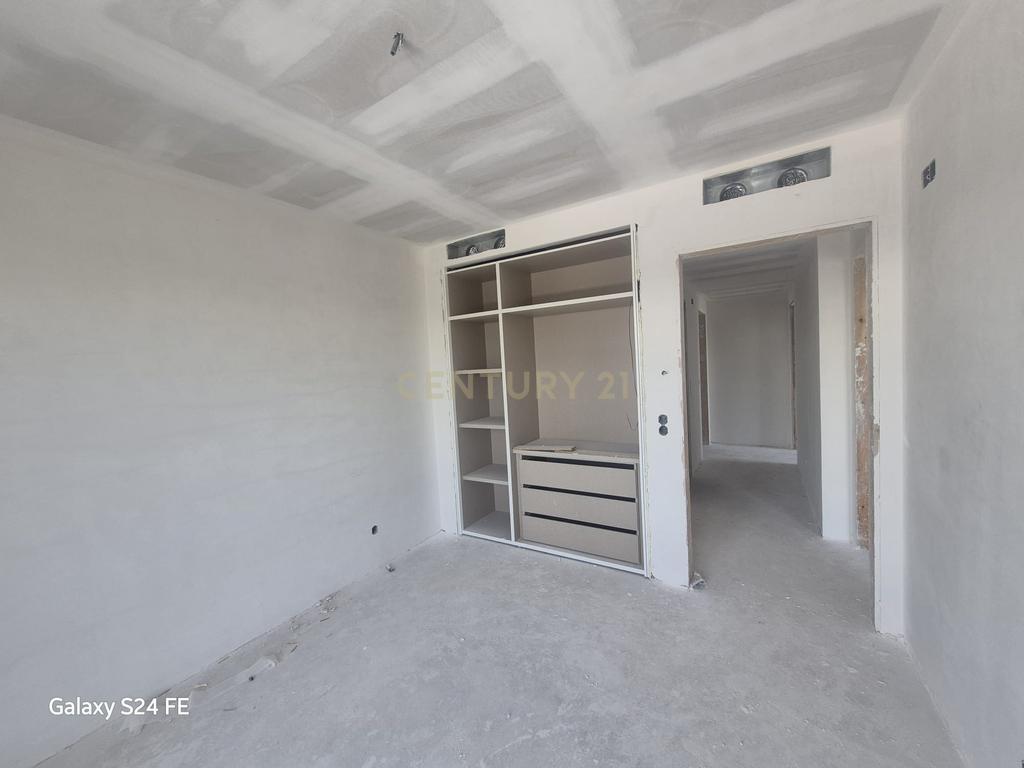 Luxuoso Apartamento T4 Novo em Oeiras com Garagem e Varandas - Image 9