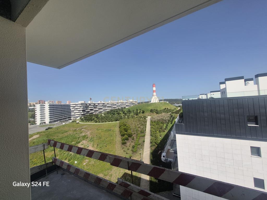 Luxuoso Apartamento T4 Novo em Oeiras com Garagem e Varandas - Image 14