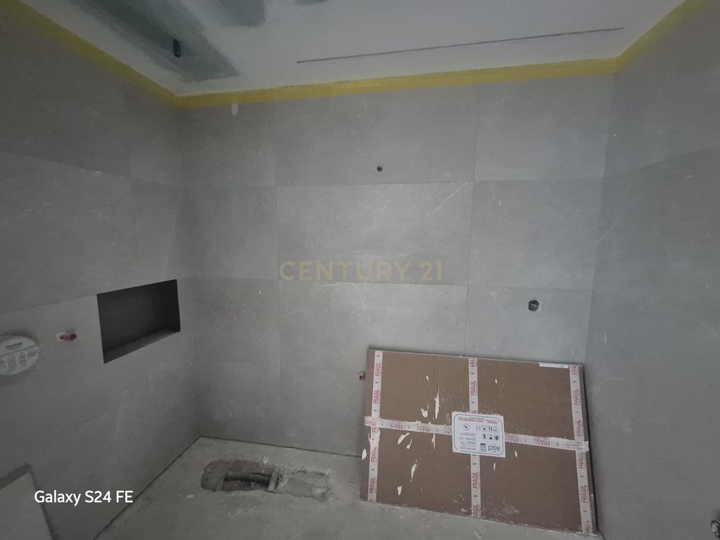 Luxuoso Apartamento T4 Novo em Oeiras com Garagem e Varandas - Image 10