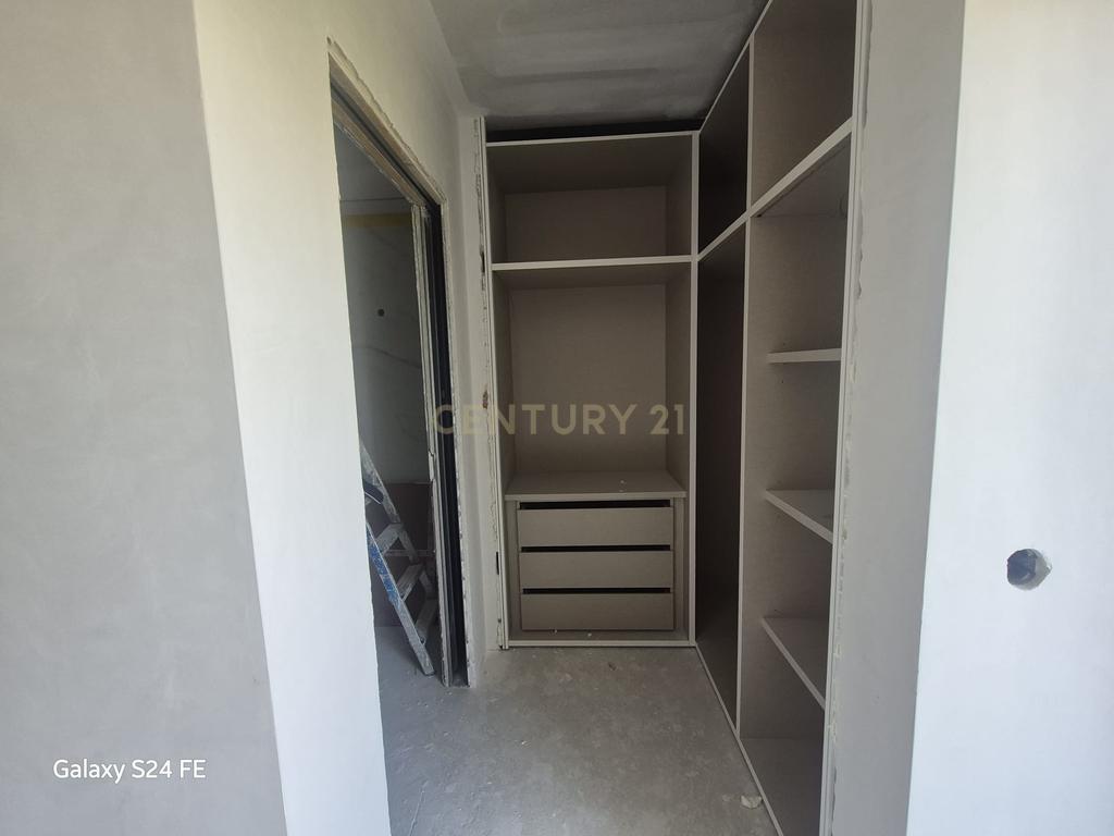 Luxuoso Apartamento T4 Novo em Oeiras com Garagem e Varandas - Image 21